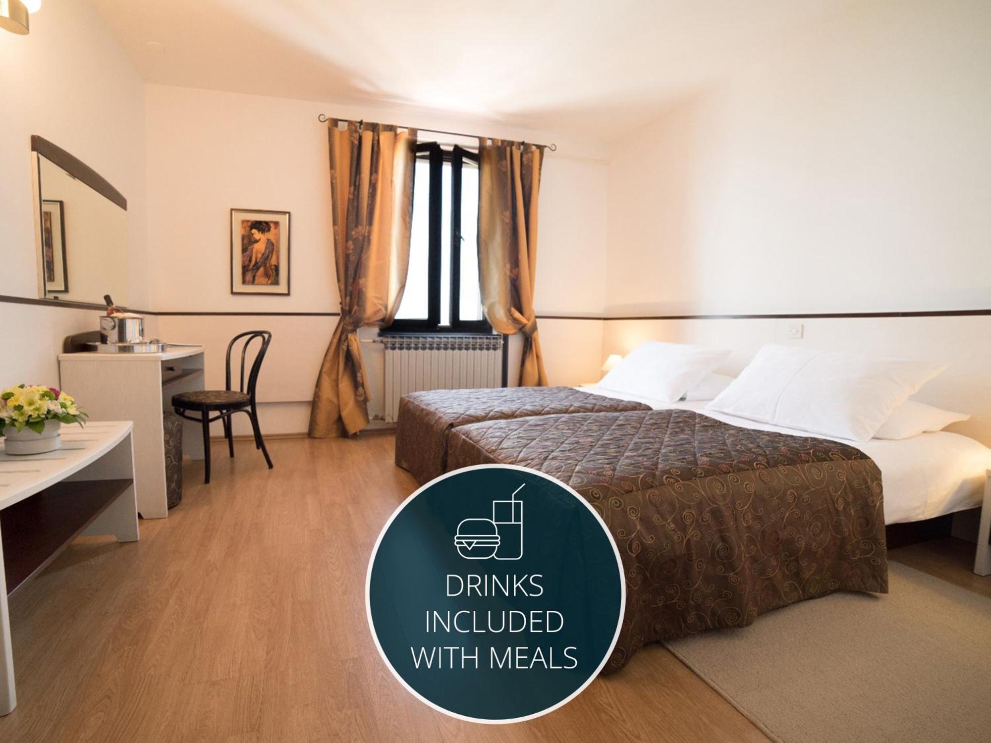 Hotel Kastel Crikvenica Ngoại thất bức ảnh