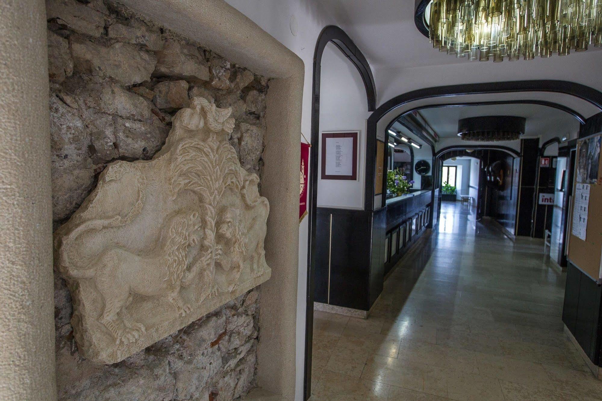 Hotel Kastel Crikvenica Ngoại thất bức ảnh