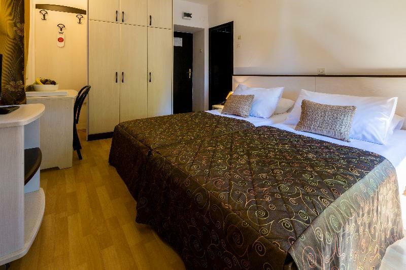 Hotel Kastel Crikvenica Ngoại thất bức ảnh